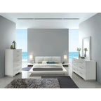 Lit plateforme bas en similicuir blanc – Grand lit double / Très grand lit double / Très grand lit double californien